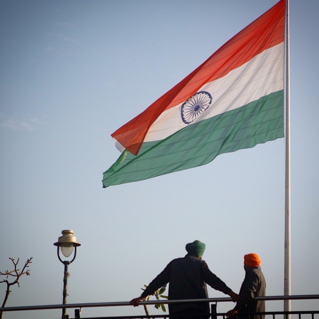 This is 2 men hanging out at dusk in Rajivchowk, Central Park of Connaught Place, New Delhi. This was the night before we left from New Delhi to travel to Jaipur. 