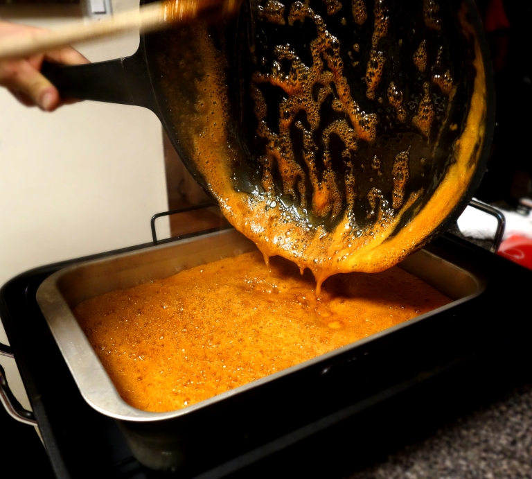 Flan - Caramel into the pan