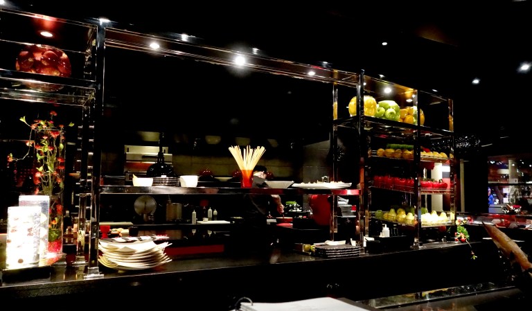 L’Atelier – by Joël Robuchon, Las Vegas – the view to the right from our seats at the bar.